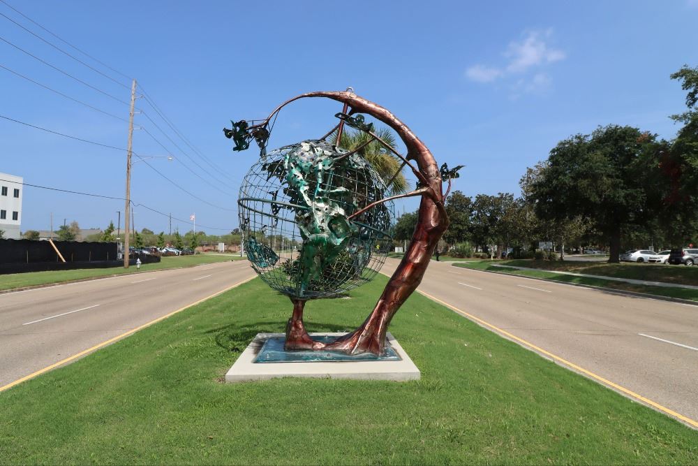 Environment sculpture on Loyola Blvd. 